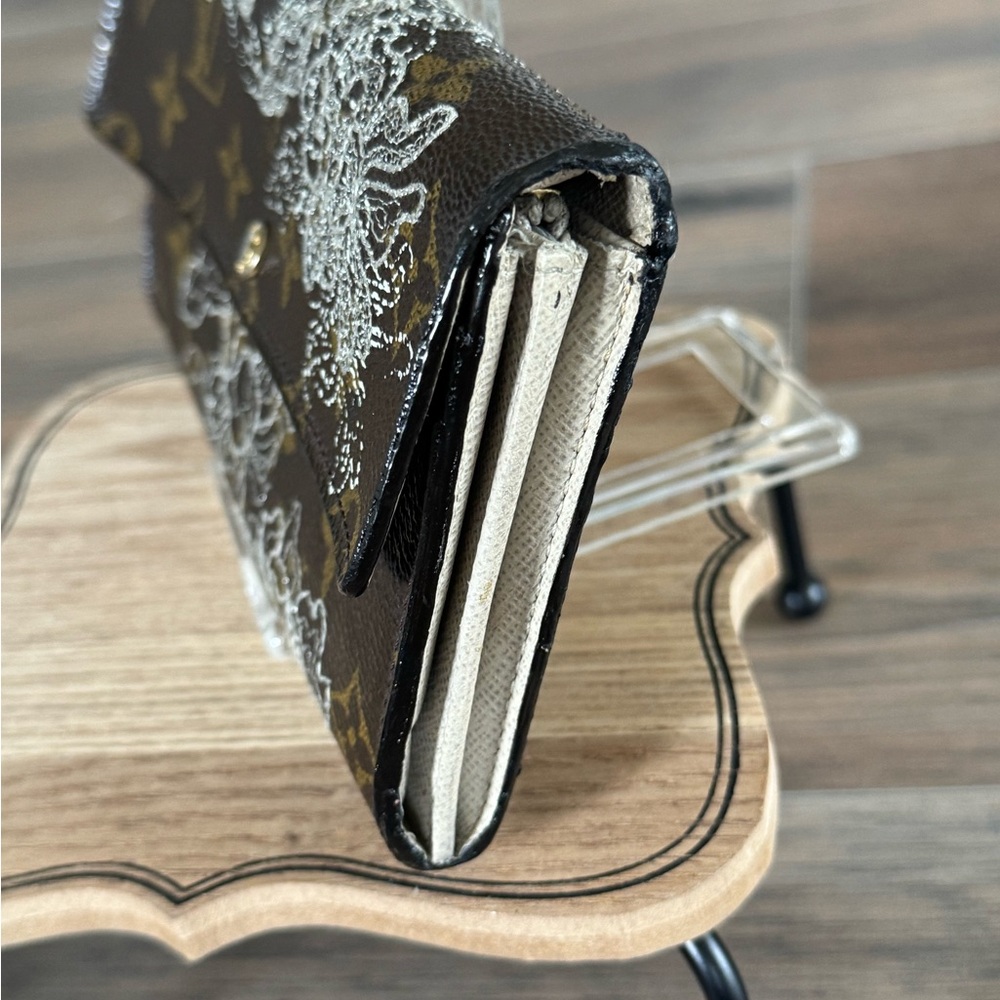 Louis Vuitton monogram embroidered wallet - Picture 3 of 7